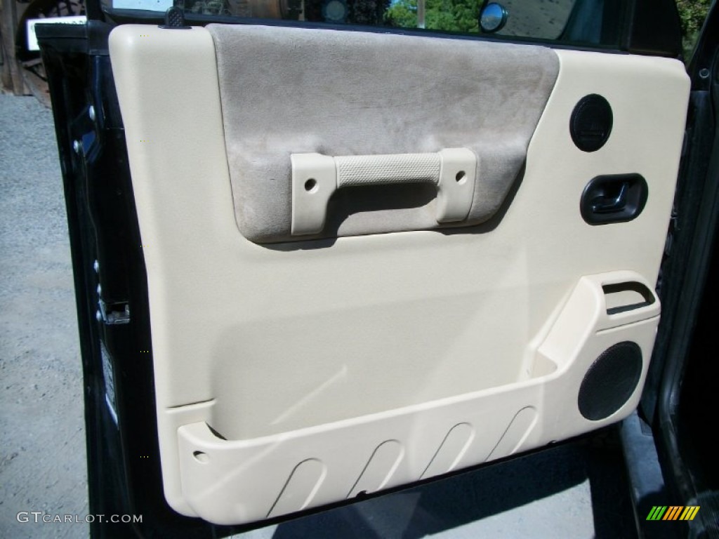 2003 Land Rover Discovery SE7 Alpaca Beige Door Panel Photo #70158782