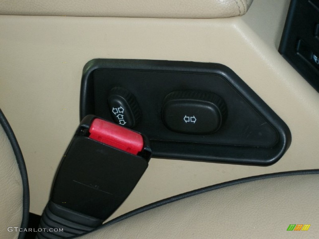 2003 Land Rover Discovery SE7 Controls Photo #70158820