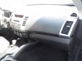 2010 Labrador Black Pearl Mitsubishi Outlander SE  photo #22