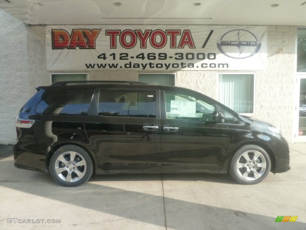 2013 Sienna SE - Black / Dark Charcoal photo #1