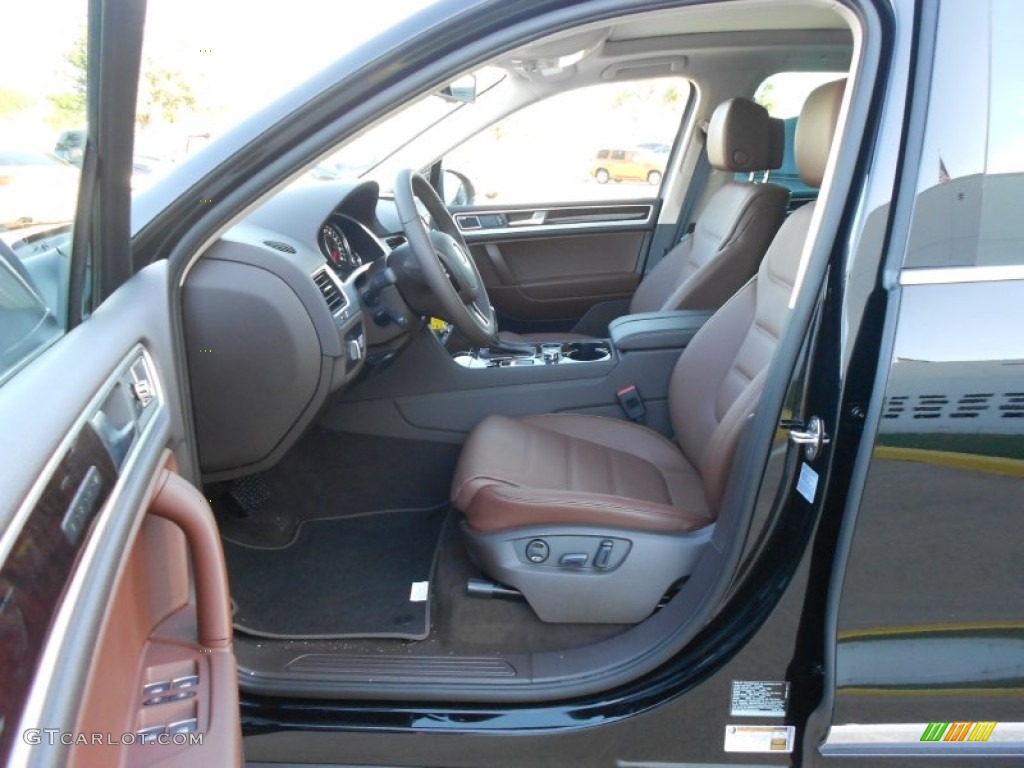 Saddle Brown Interior 2013 Volkswagen Touareg TDI Executive 4XMotion Photo #70166234
