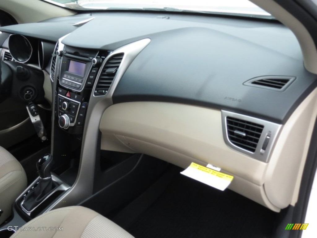 2013 Elantra GT - Monaco White / Beige photo #16