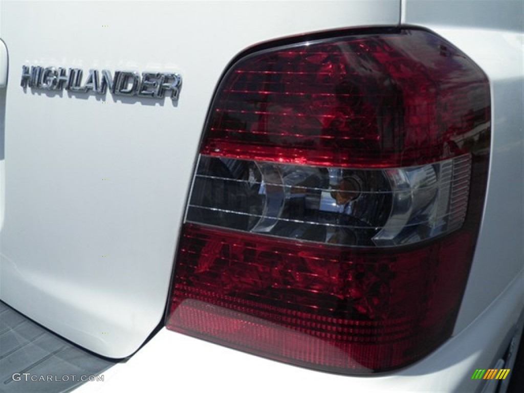 2004 Highlander Limited V6 - Super White / Ash photo #17