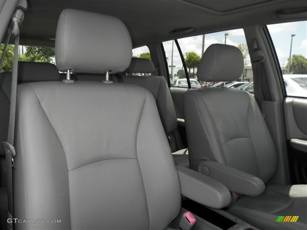 2004 Highlander Limited V6 - Super White / Ash photo #22