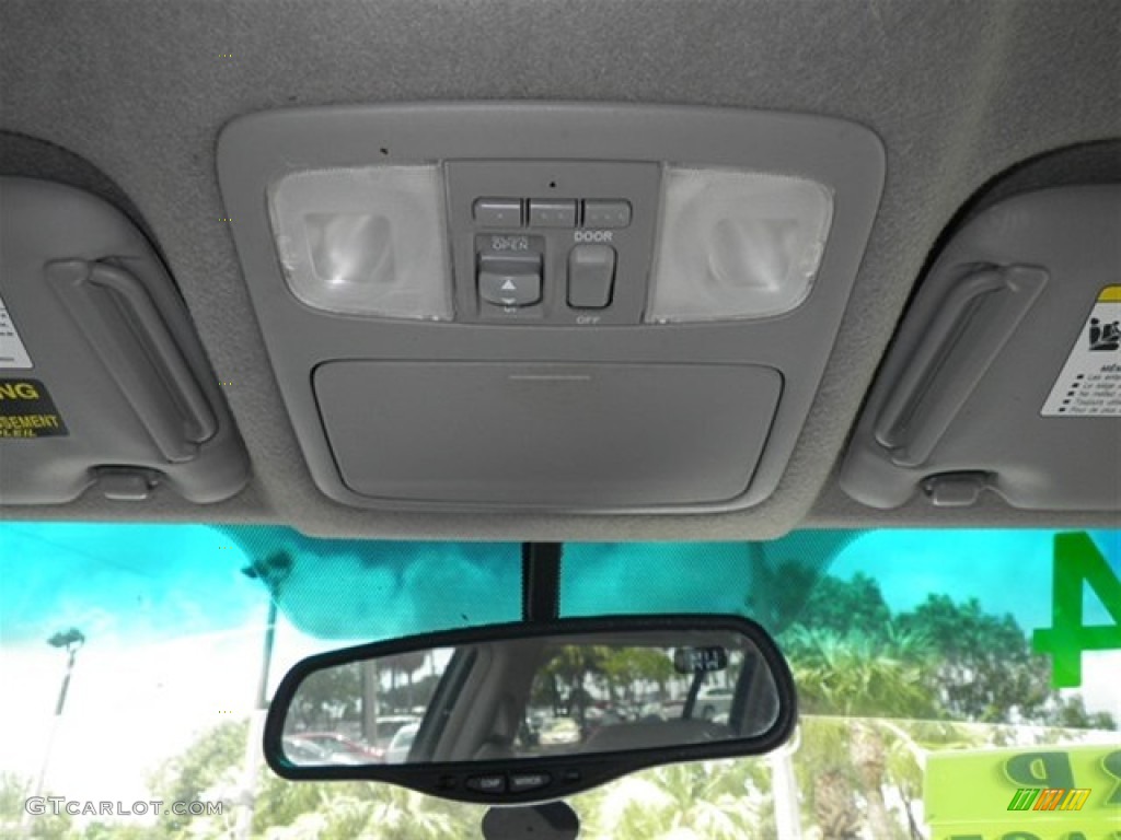 2004 Highlander Limited V6 - Super White / Ash photo #45