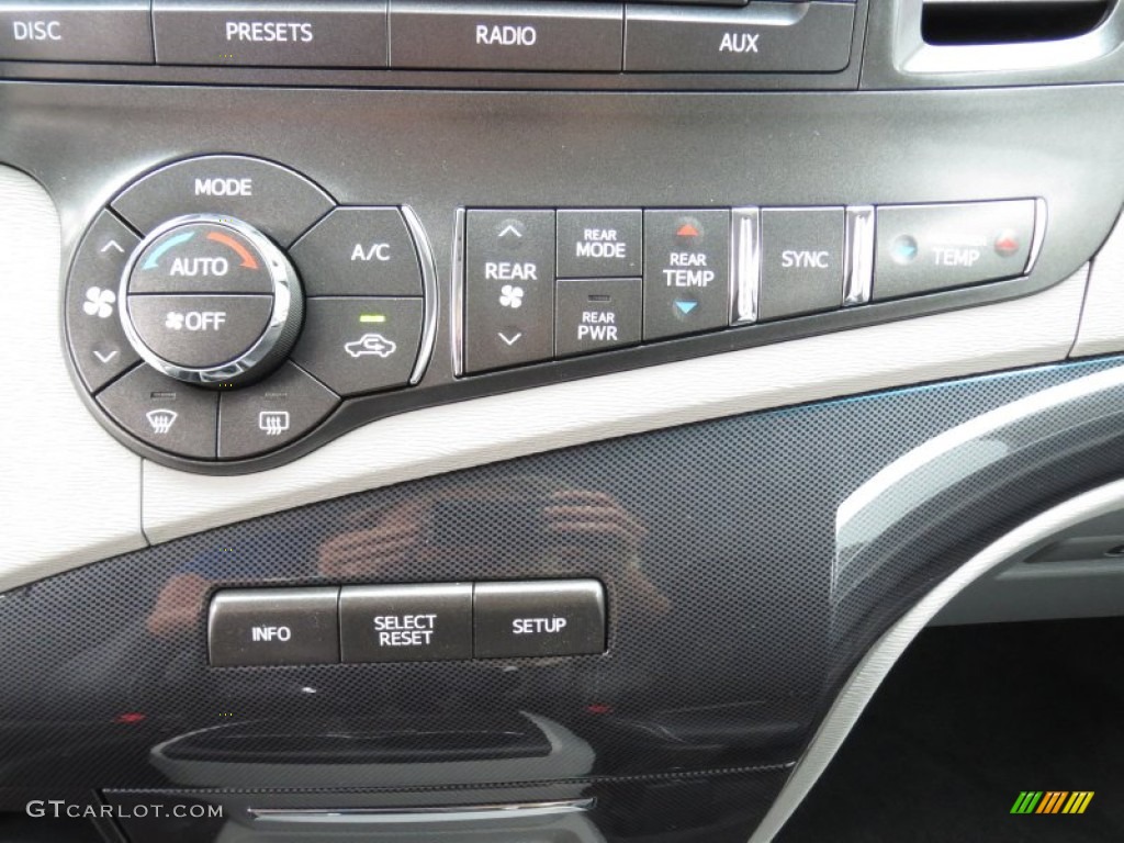 2013 Toyota Sienna SE Controls Photo #70168730
