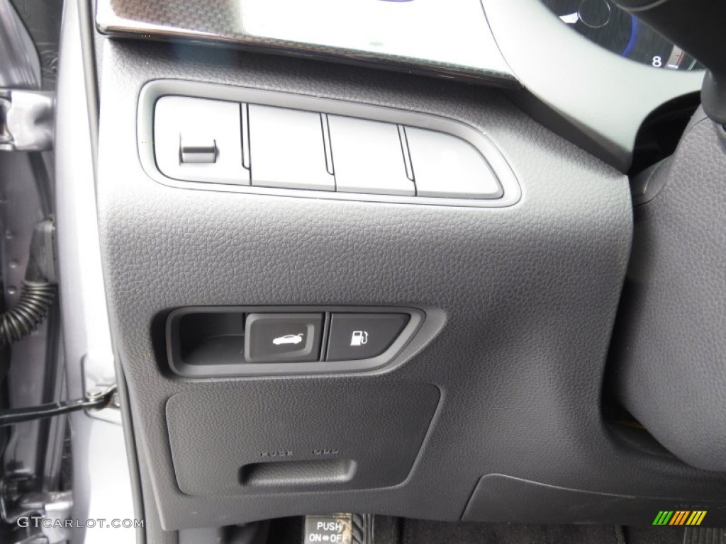 2012 Hyundai Azera Standard Azera Model Controls Photo #70170527