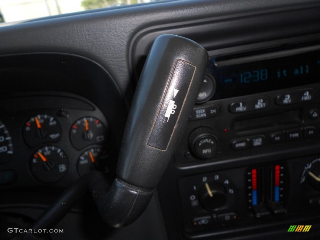 2006 Silverado 1500 LS Crew Cab - Silver Birch Metallic / Dark Charcoal photo #25