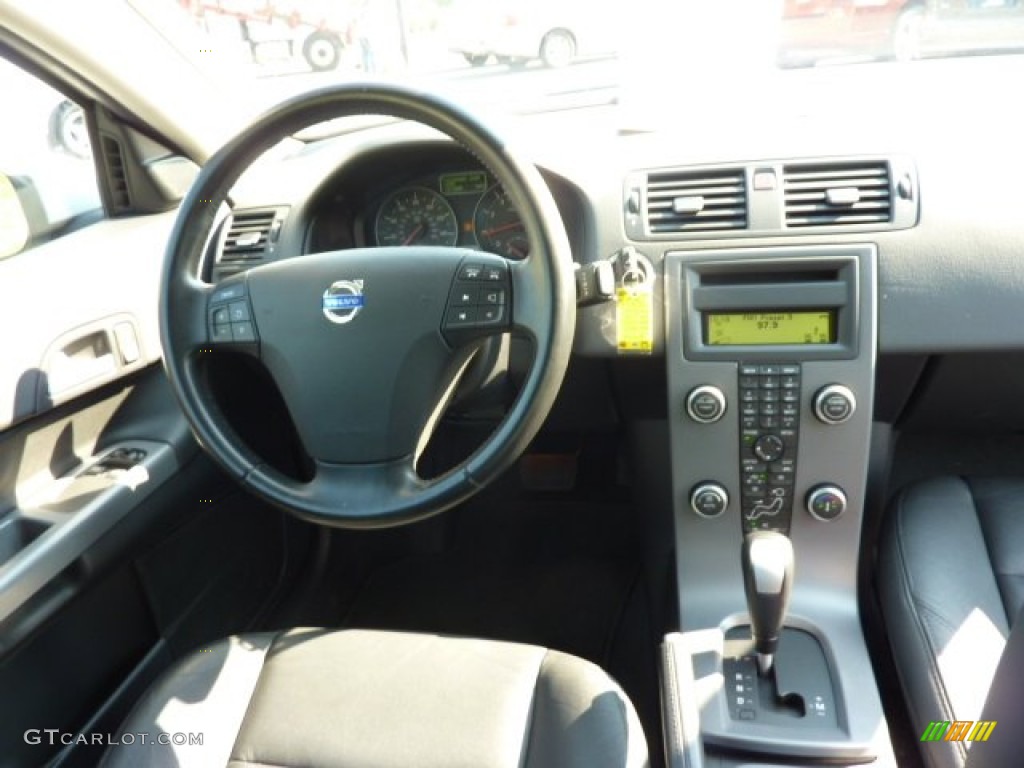2011 C30 T5 - Ice White / Off Black T-Tec photo #13