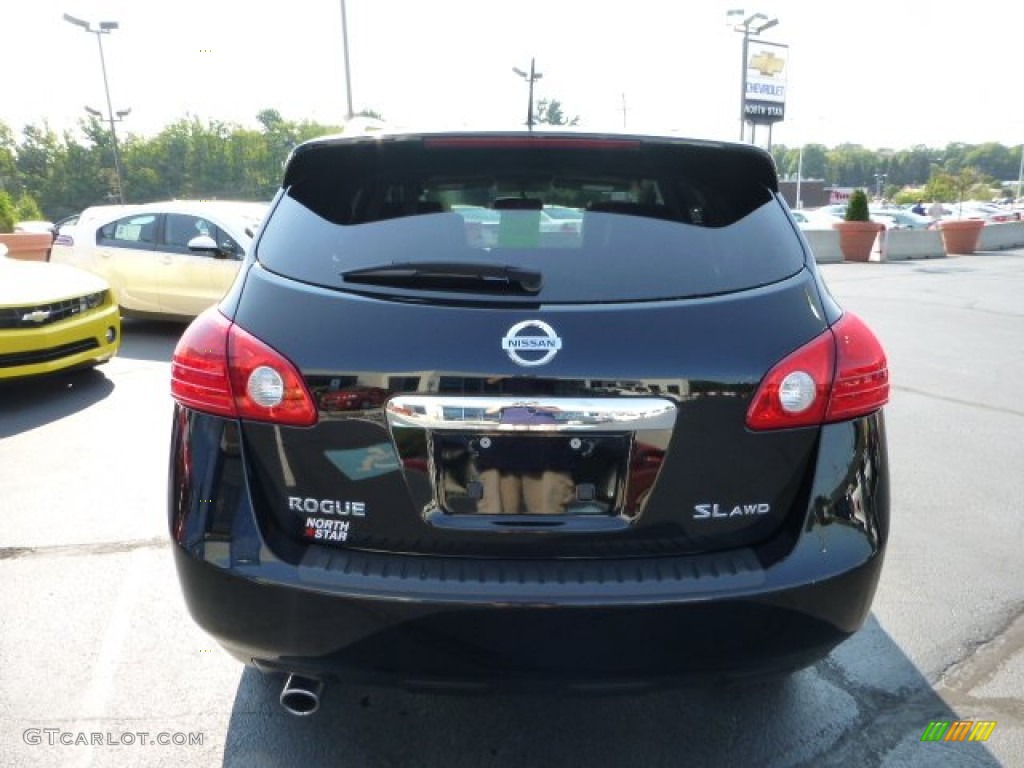 2011 Rogue SL AWD - Wicked Black / Black photo #4