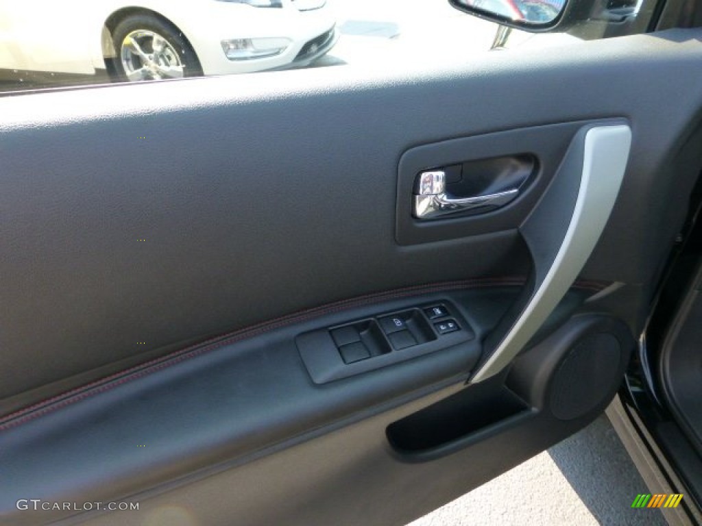 2011 Rogue SL AWD - Wicked Black / Black photo #14