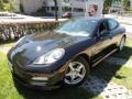 Basalt Black Metallic - Panamera 4 Photo No. 1