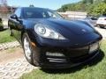 Basalt Black Metallic - Panamera 4 Photo No. 4