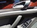 Basalt Black Metallic - Panamera 4 Photo No. 25