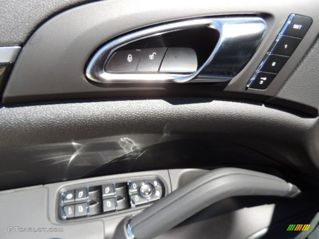 2013 Porsche Cayenne S Hybrid Controls Photo #70179020