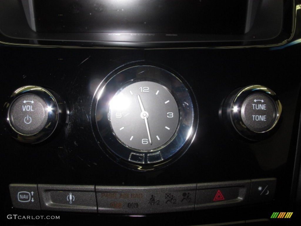2011 Cadillac CTS -V Coupe Controls Photo #70180528