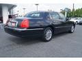 2008 Black Lincoln Town Car Signature Limited  photo #3