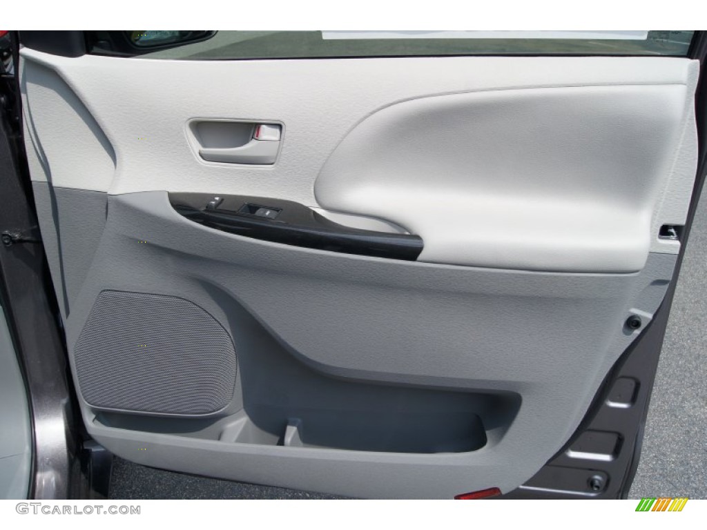 2013 Toyota Sienna LE Light Gray Door Panel Photo #70181831