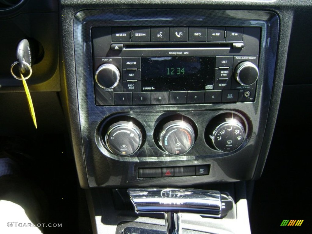 2009 Dodge Challenger R/T Controls Photo #70183475