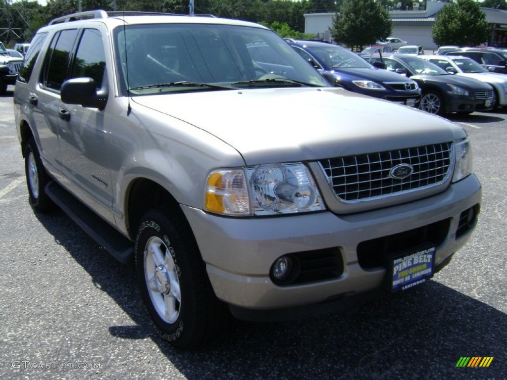 2004 Explorer XLT 4x4 - Pueblo Gold Metallic / Medium Parchment photo #3