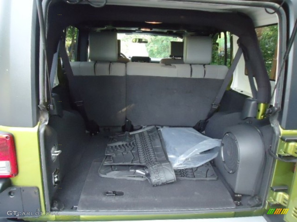 2010 Jeep Wrangler Unlimited Sahara 4x4 Trunk Photos