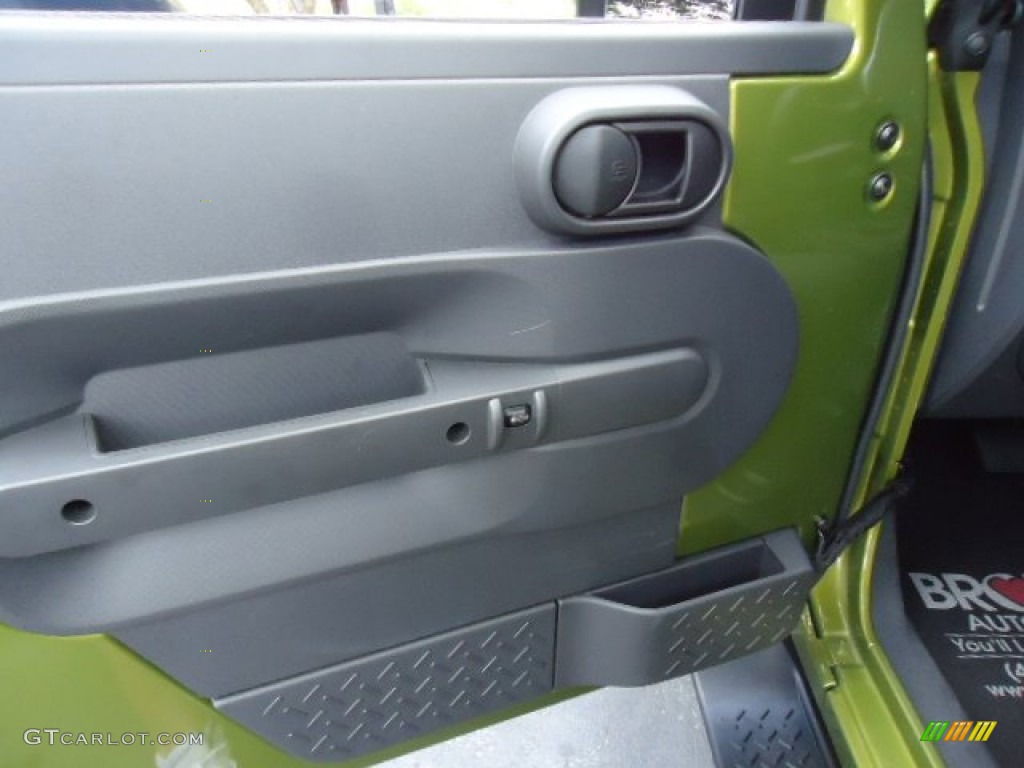 2010 Jeep Wrangler Unlimited Sahara 4x4 Dark Slate Gray/Medium Slate Gray Door Panel Photo #70183901