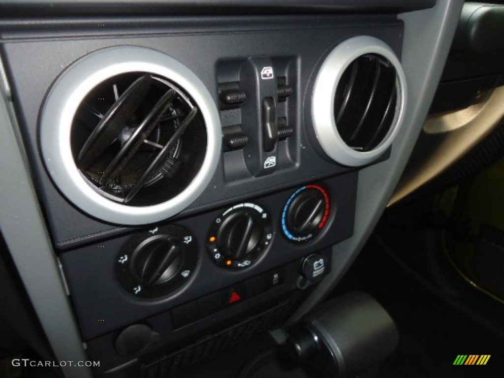 2010 Jeep Wrangler Unlimited Sahara 4x4 Controls Photo #70183916