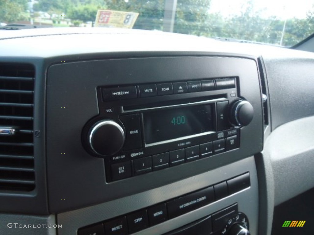 2007 Grand Cherokee Laredo 4x4 - Stone White / Medium Slate Gray photo #17