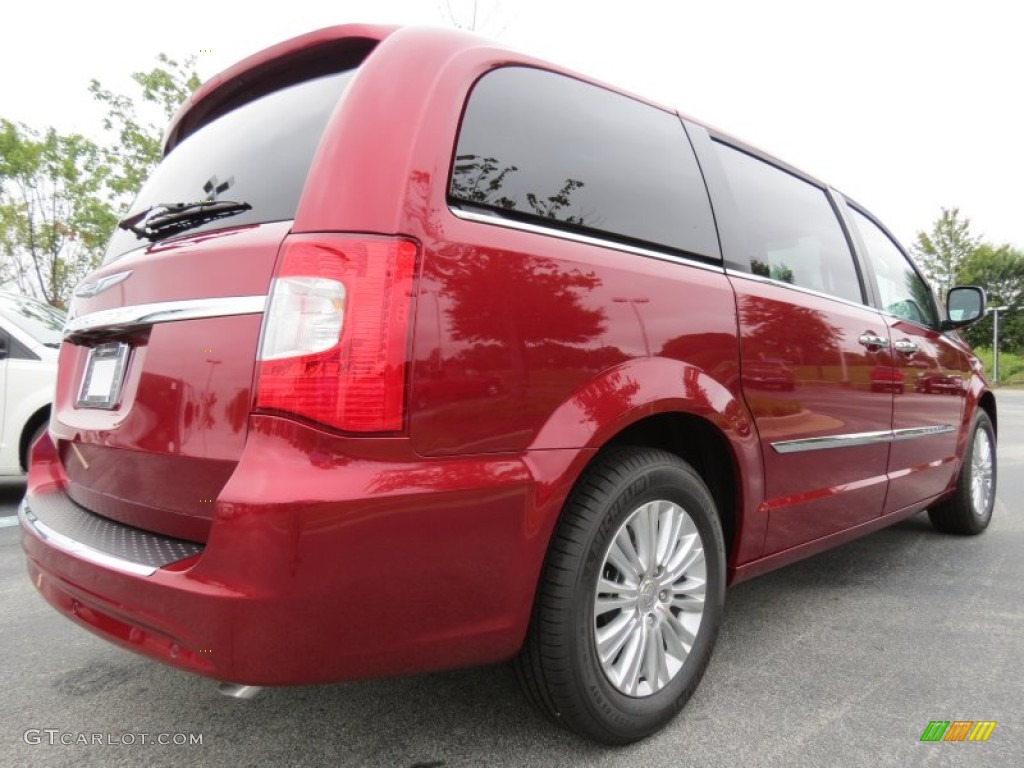 2013 Town & Country Touring - L - Deep Cherry Red Crystal Pearl / Black/Light Graystone photo #3