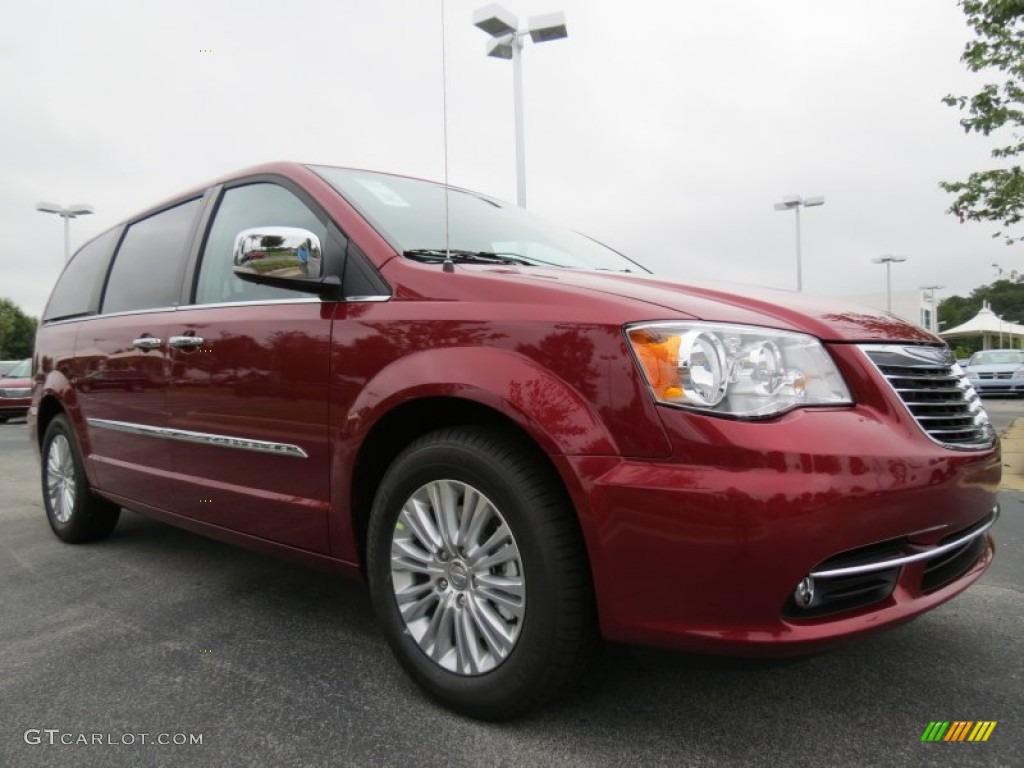 2013 Town & Country Touring - L - Deep Cherry Red Crystal Pearl / Black/Light Graystone photo #4