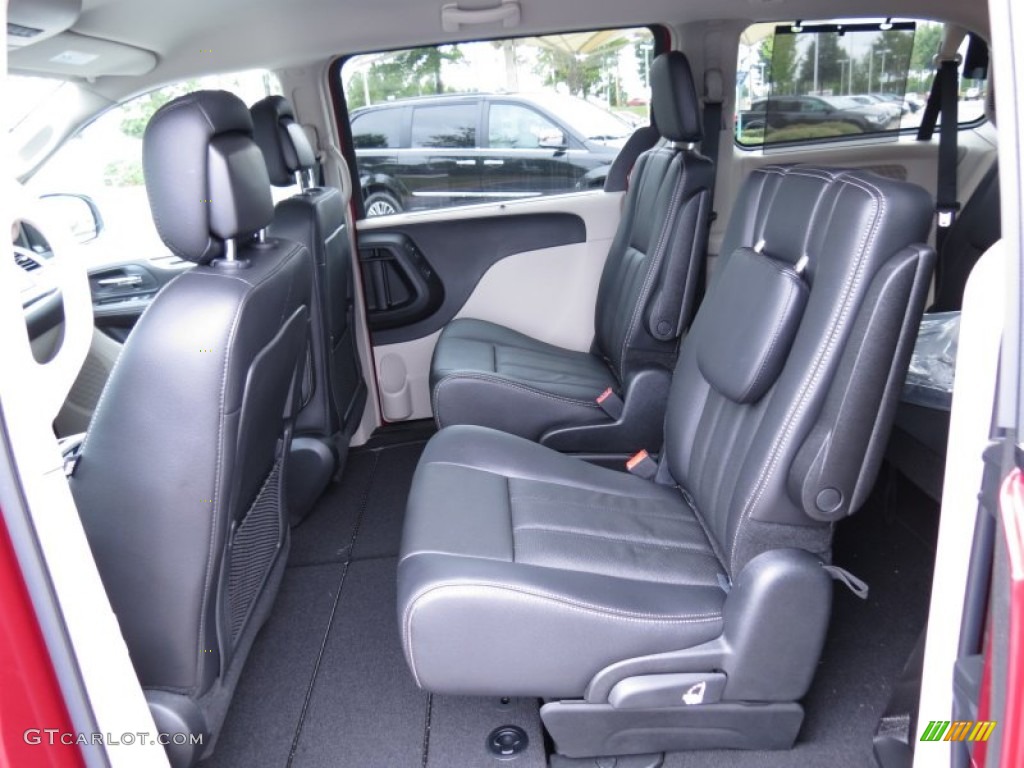 Black/Light Graystone Interior 2013 Chrysler Town & Country Touring - L Photo #70187360