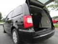 2013 Brilliant Black Crystal Pearl Chrysler Town & Country Touring  photo #9