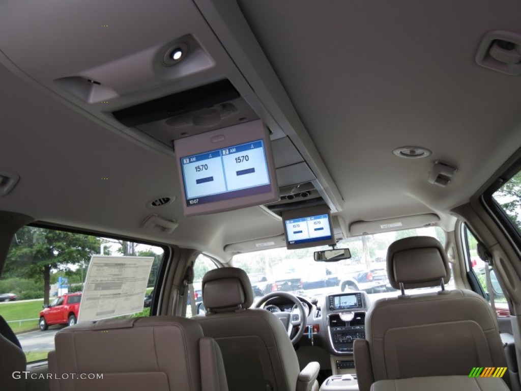 2013 Chrysler Town Country Touring L Interior Photo