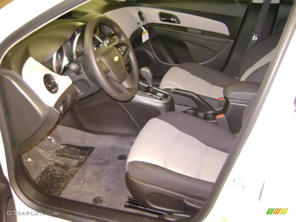 2013 Cruze LS - Summit White / Jet Black/Medium Titanium photo #2
