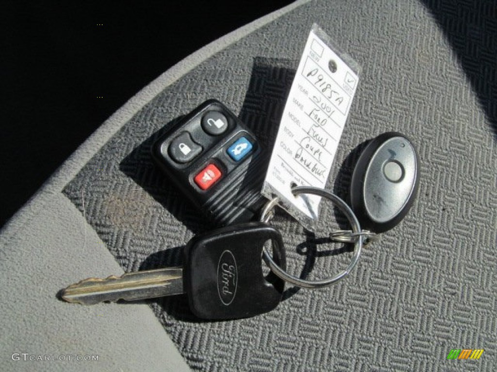 2001 Ford Focus ZX3 Coupe Keys Photo #70189841