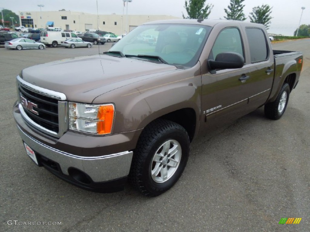 2008 Sierra 1500 SLE Crew Cab 4x4 - Medium Brown Metallic / Light Cashmere photo #1