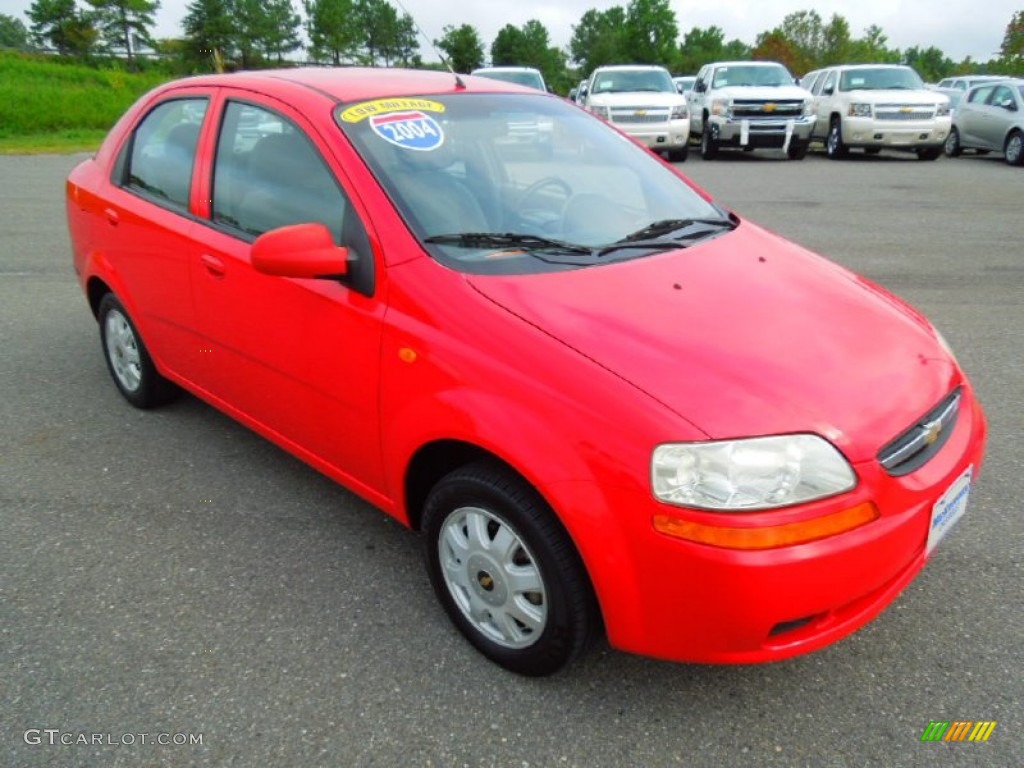 2004 Aveo LS Sedan - Victory Red / Gray photo #2