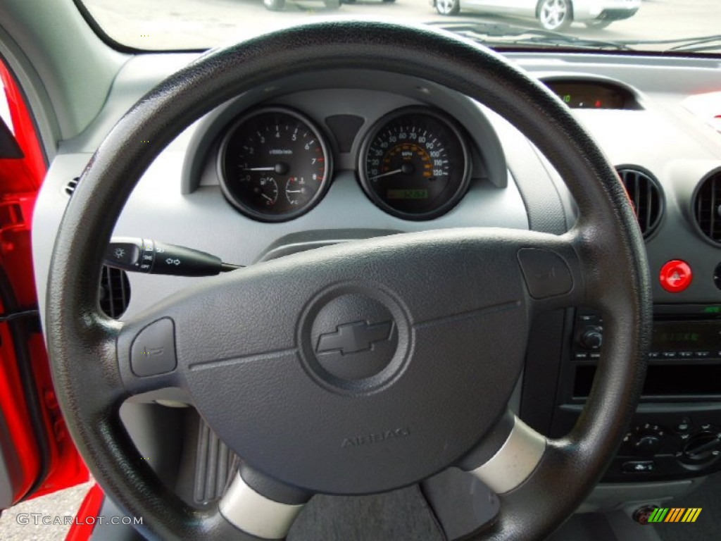 2004 Chevrolet Aveo LS Sedan Gray Steering Wheel Photo #70191326