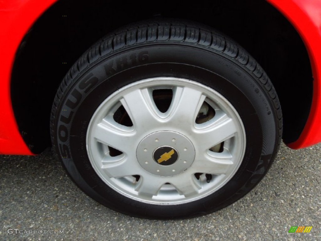 2004 Chevrolet Aveo LS Sedan Wheel Photo #70191356