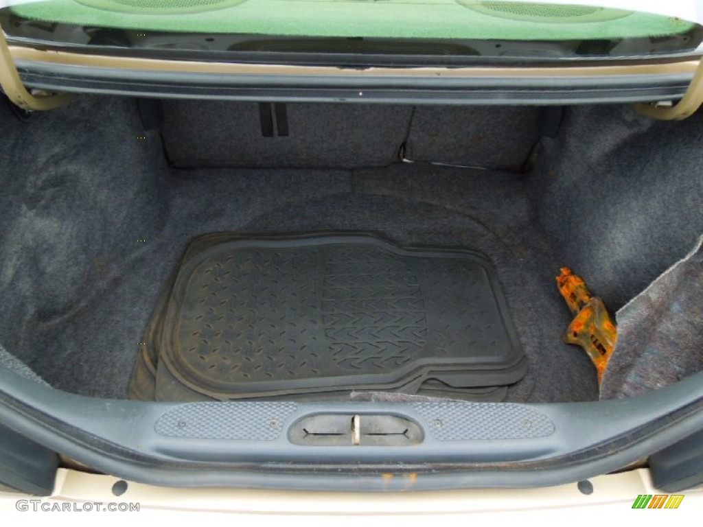 2003 Pontiac Grand Am SE Sedan Trunk Photos