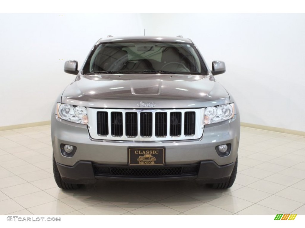 2011 Grand Cherokee Laredo 4x4 - Mineral Gray Metallic / Black photo #2