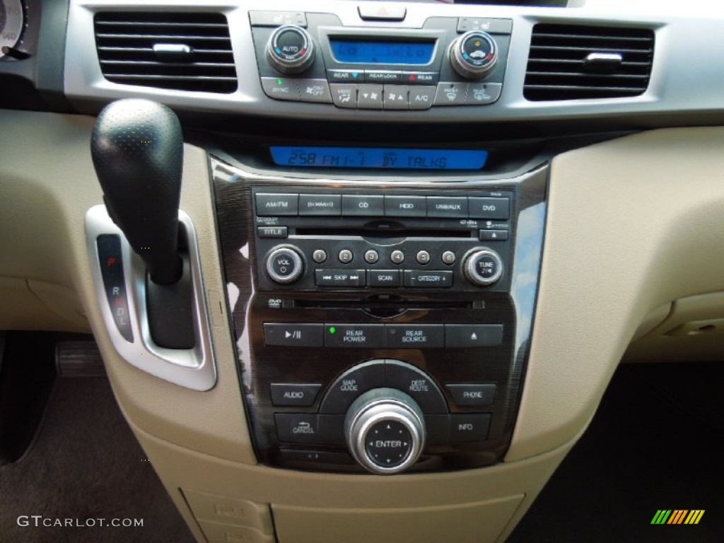 2011 Honda Odyssey Touring Controls Photo #70194026