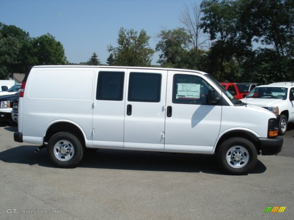 Summit White 2013 Chevrolet Express 3500 Cargo Van Exterior Photo #70196671