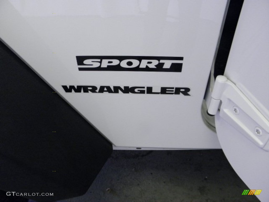 2011 Wrangler Sport S 4x4 - Bright White / Black photo #21
