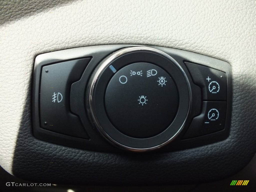 2013 Ford Escape SE 2.0L EcoBoost 4WD Controls Photo #70201268