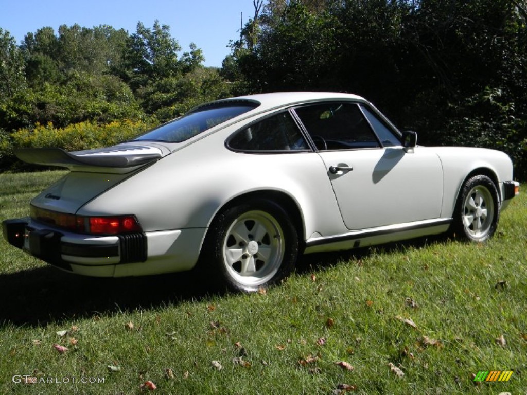 1988 911 Carrera Coupe - Grand Prix White / Black photo #9