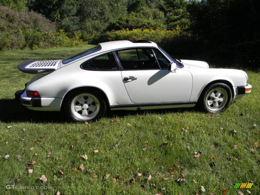 1988 911 Carrera Coupe - Grand Prix White / Black photo #10
