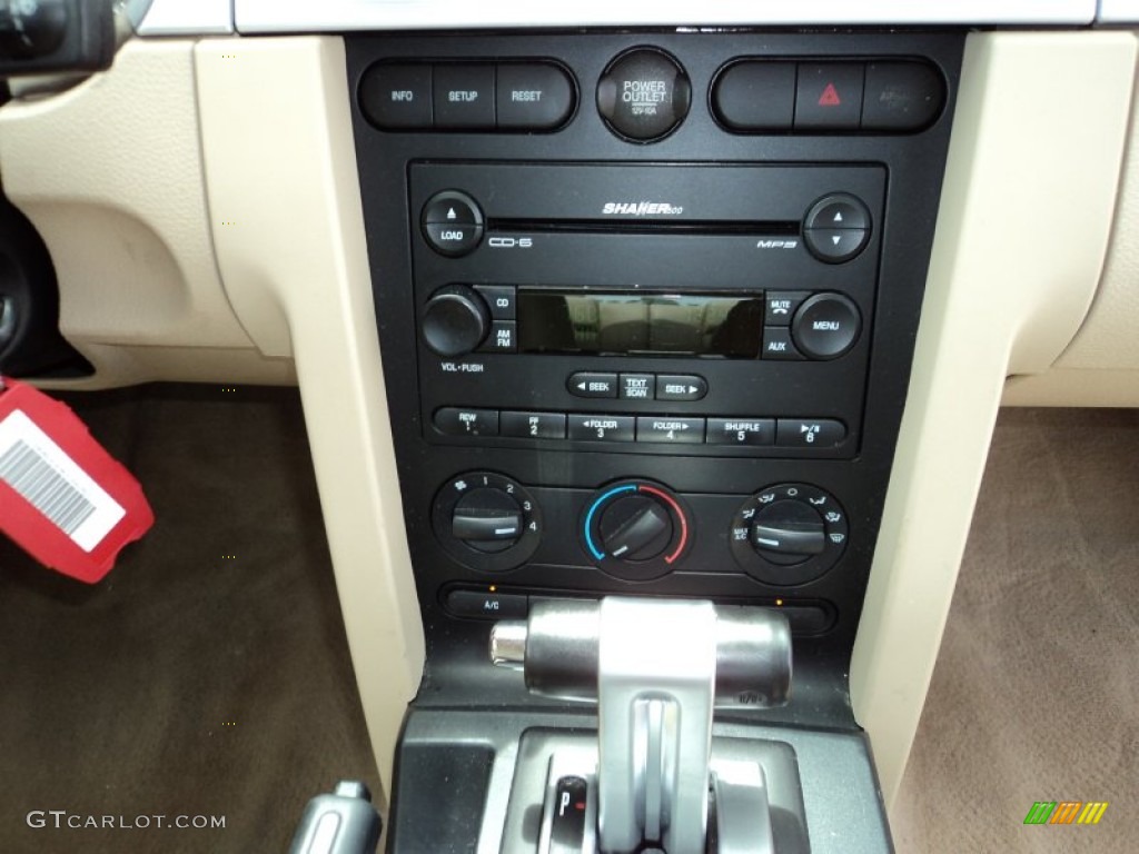 2007 Ford Mustang V6 Premium Coupe Controls Photo #70207066