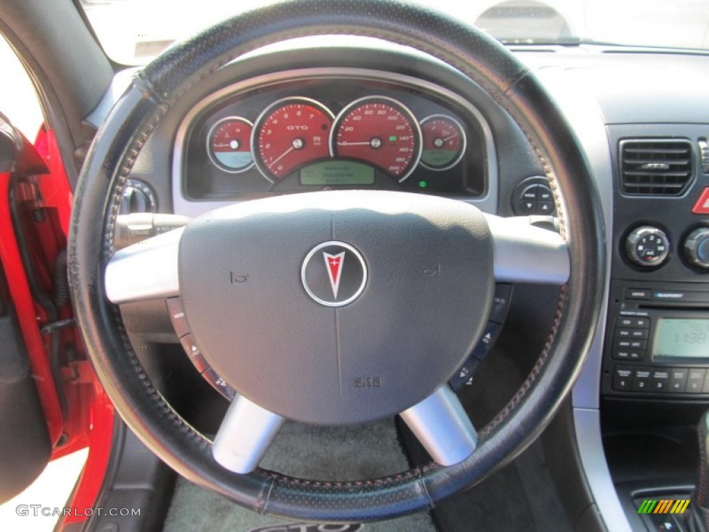 2005 Pontiac GTO Coupe Black Steering Wheel Photo #70210162