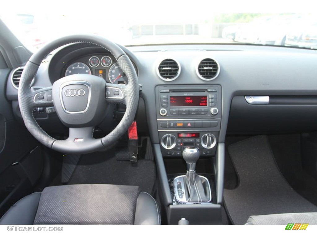 2013 A3 2.0 TFSI quattro - Lava Gray Pearl Effect / Black photo #15